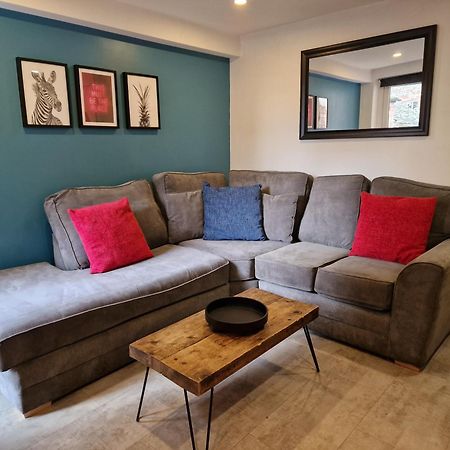 Stylish 5-Bed Home, Each With En-Suite And Own Tv Coventry Exteriör bild